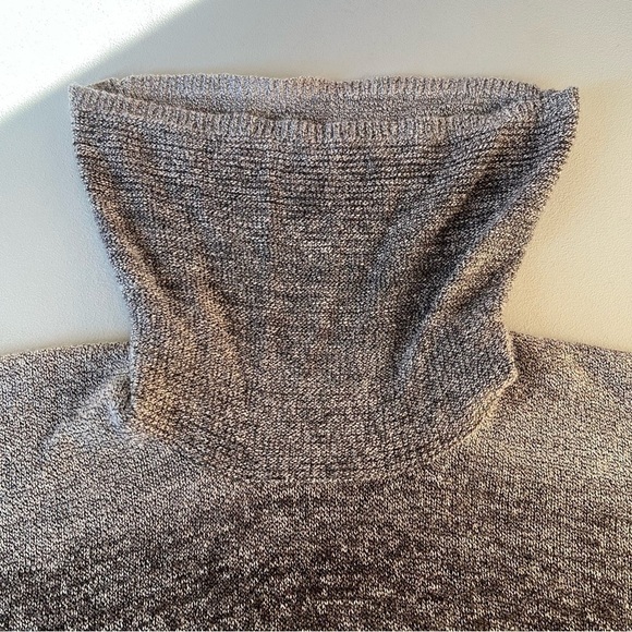 Leo & Nicole Poncho Ombré Knit Cape - Picture 5 of 11